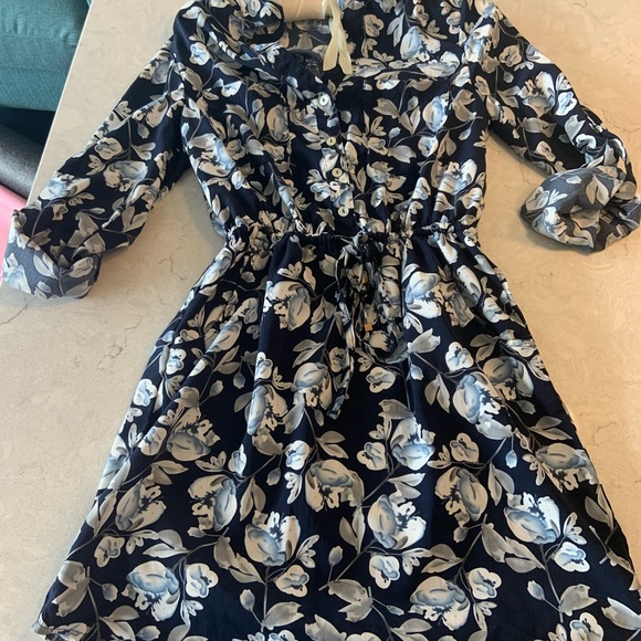 Stunning Maternity Collection Size Small - Picture 12 of 16